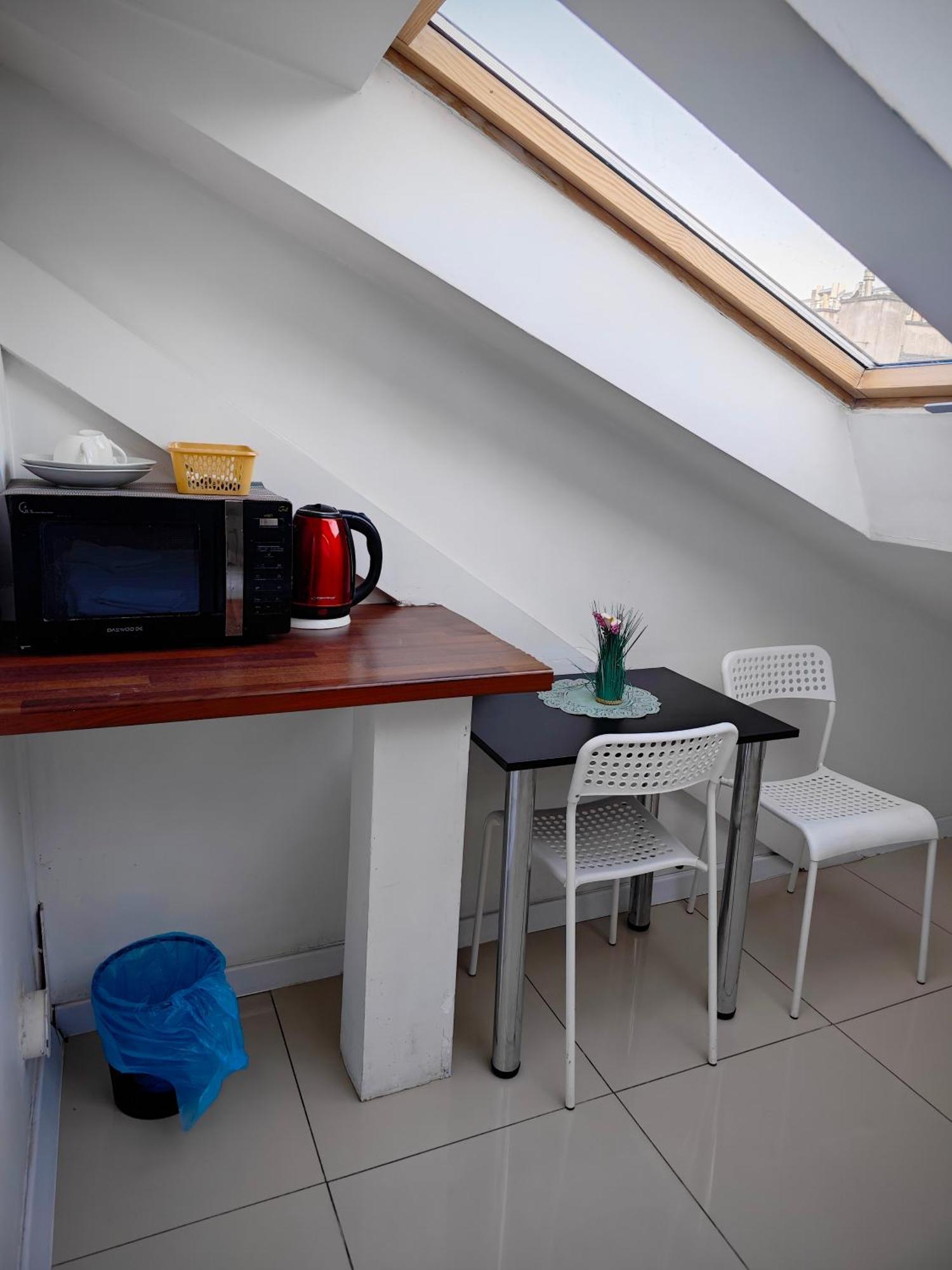 Apartamenty Hoza Attic Studio 바르샤바 객실 사진