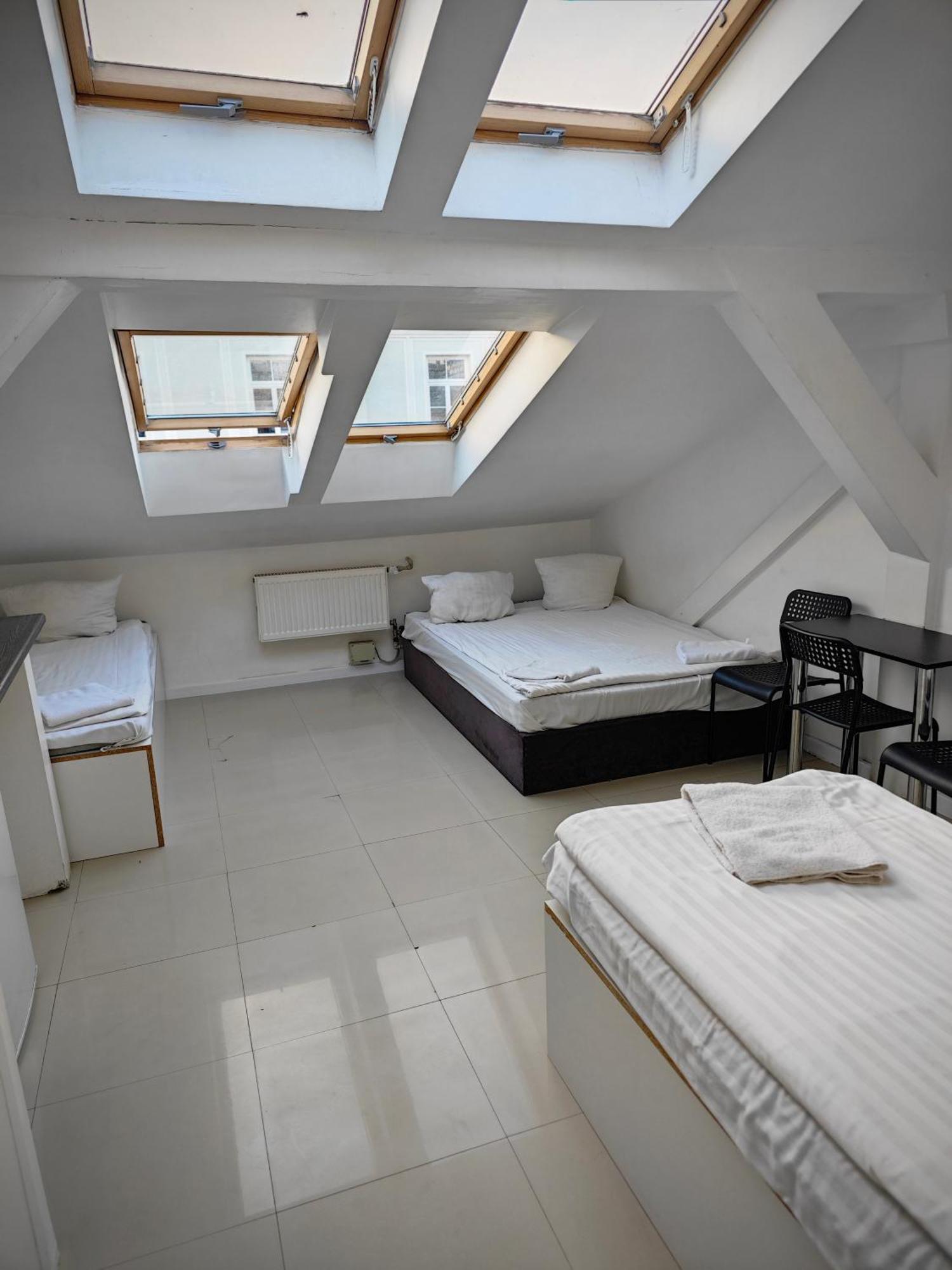 Apartamenty Hoza Attic Studio 바르샤바 객실 사진