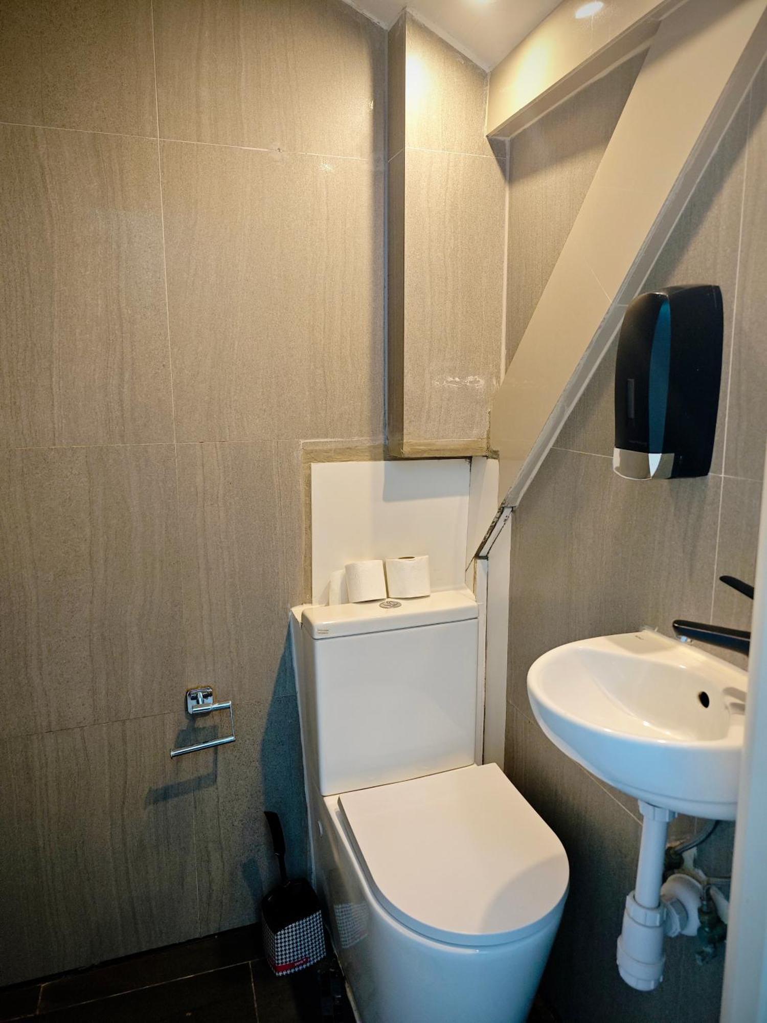 Apartamenty Hoza Attic Studio 바르샤바 객실 사진